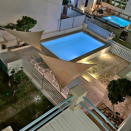Villa Danae - Seaside Villa With Pool & Hot Tub 피소리바디 외부 사진