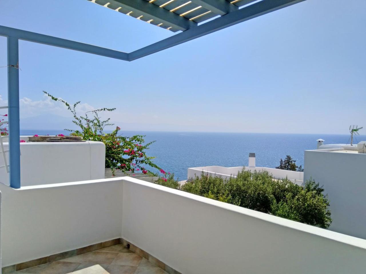 Villa Danae - Seaside Villa With Pool & Hot Tub 피소리바디 외부 사진